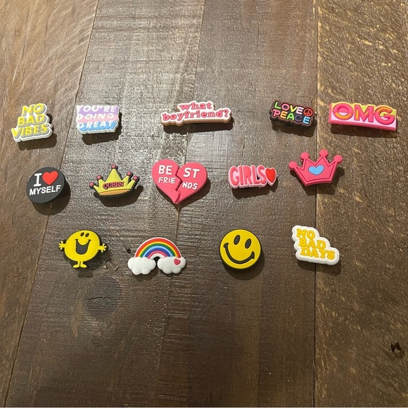 Girl Power Positivity 15 Piece Crocs Charms Set - Picture 1 of 3